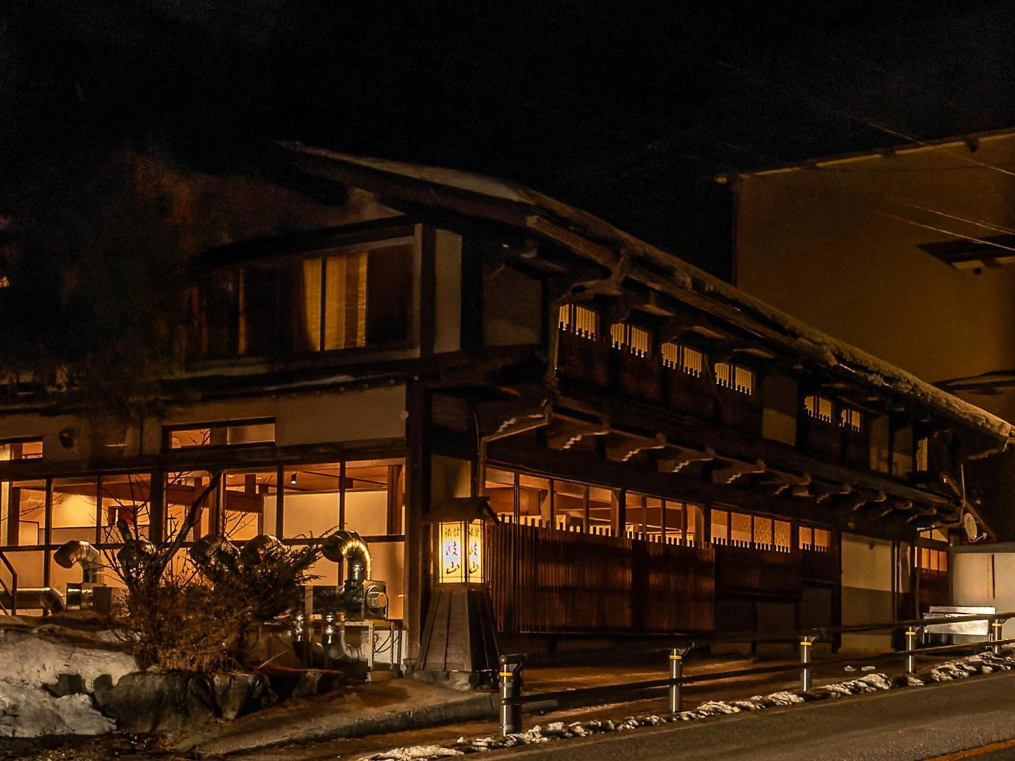 Ryokan Gizan Takayama  Buitenkant foto