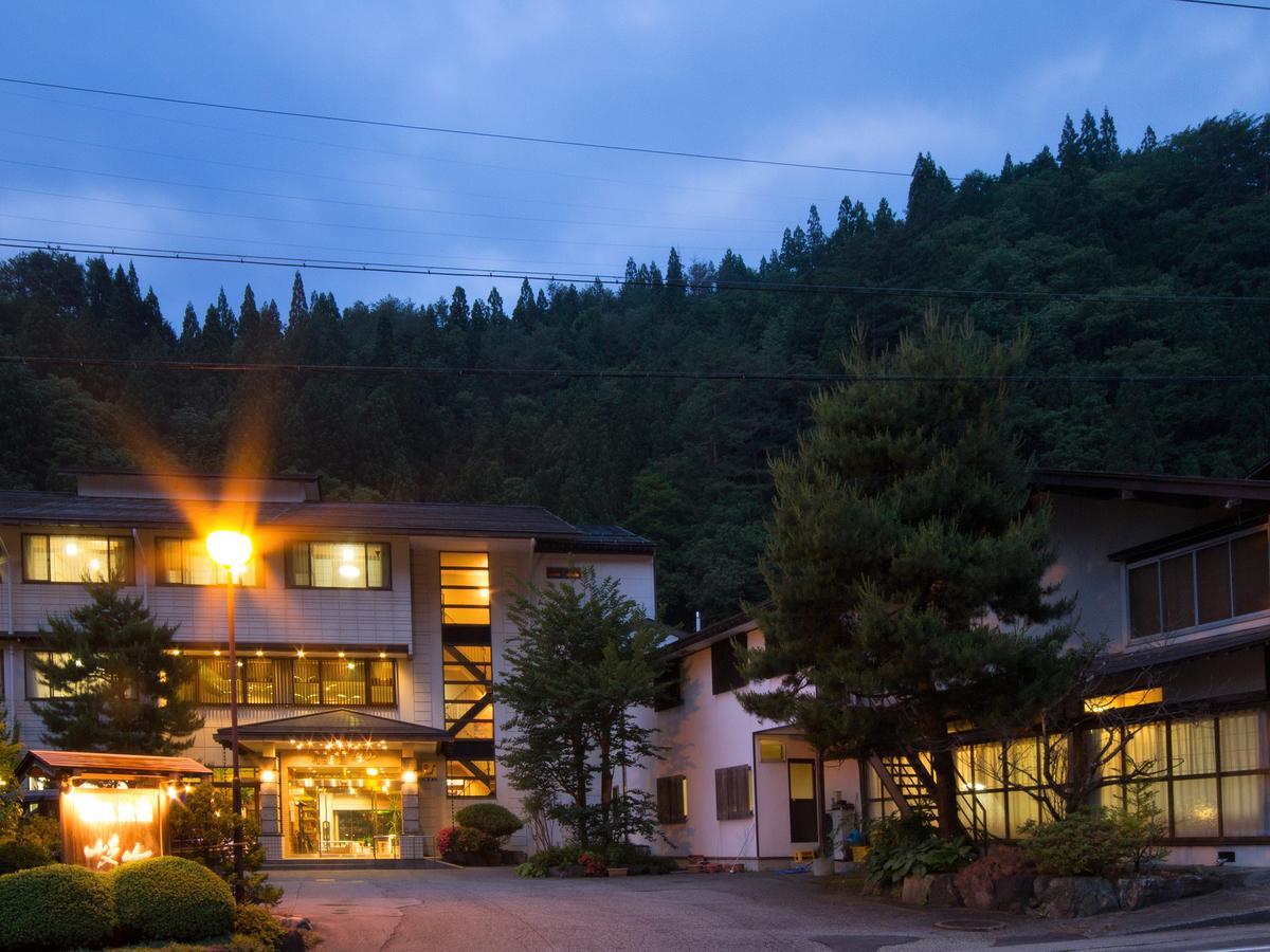 Ryokan Gizan Takayama  Buitenkant foto