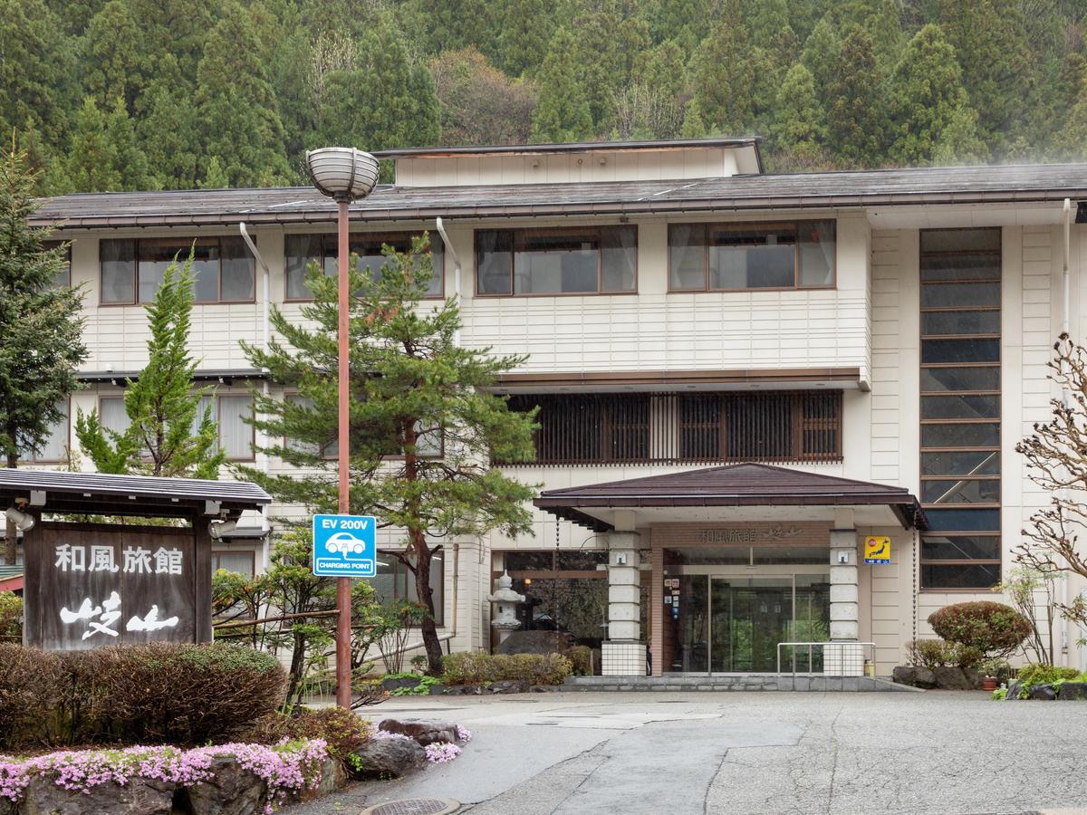 Ryokan Gizan Takayama  Buitenkant foto
